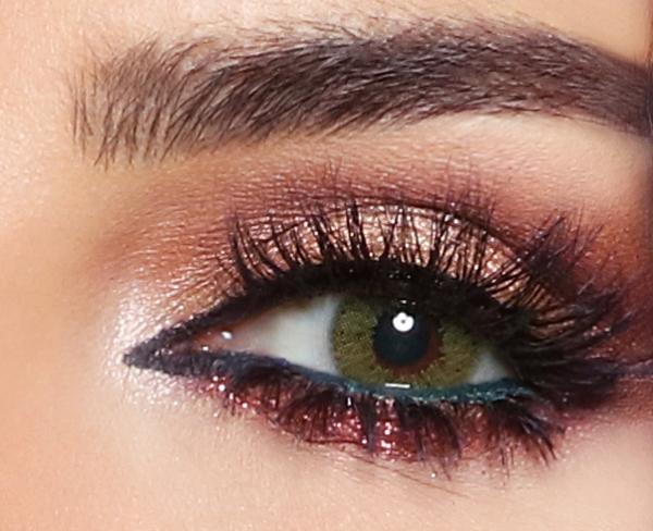 bella_lime_green_eye